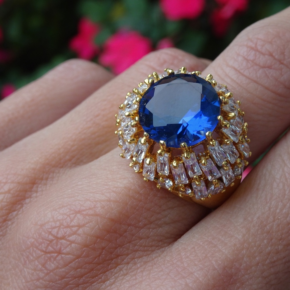 Sapphire Glass Crystal Clear Cubic Zirconia Gold Plated Cocktail Ring - Size 9 - Picture 2 of 9